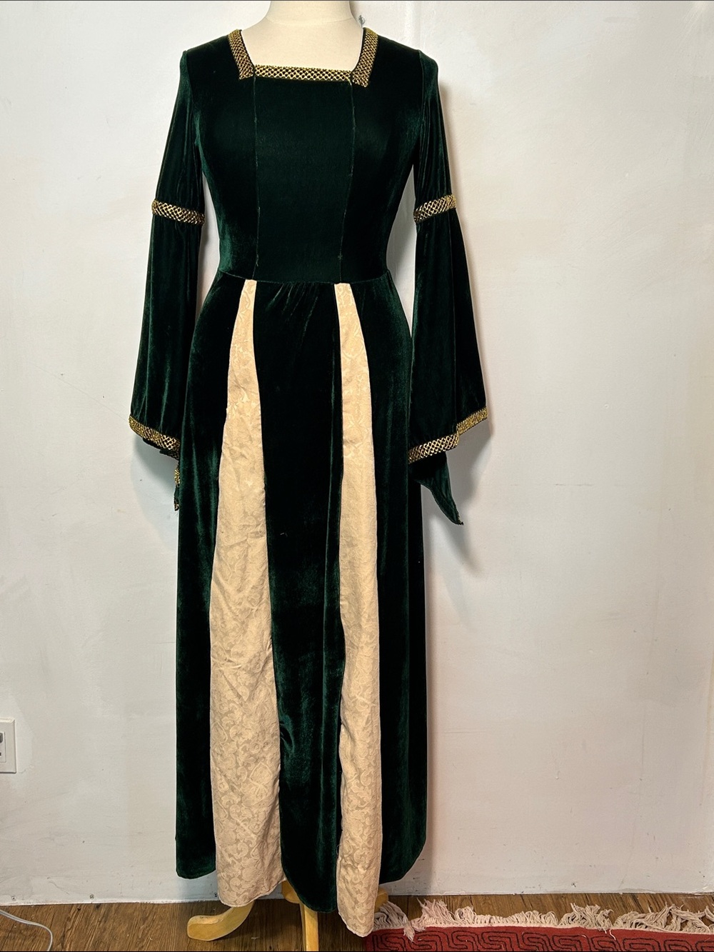 Vintage Green Velvet Renaissance Medieval Bell Sleeve Maxi Dress - Picture 2 of 13